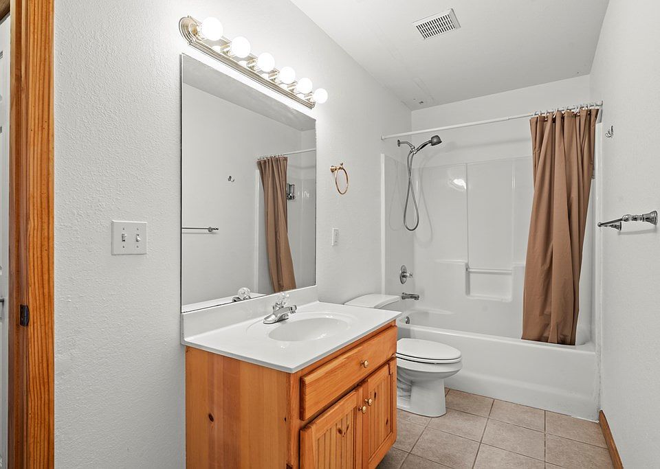 28th image of this home