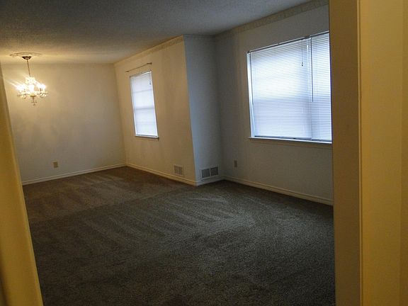5th image of 726 Wildgrove Dr