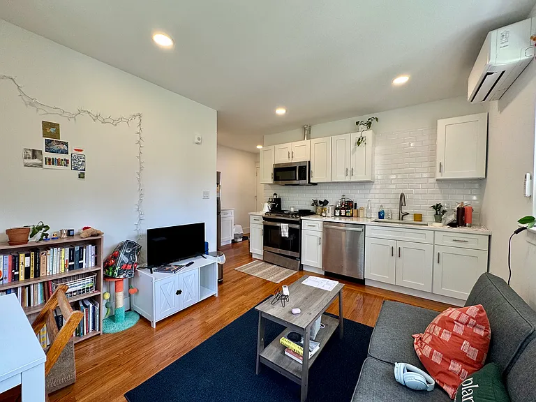 6655 Blakemore St #D — Photo 12