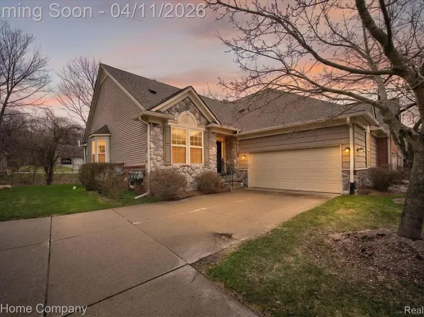 626 Rachel Ln, Milford, MI 48381