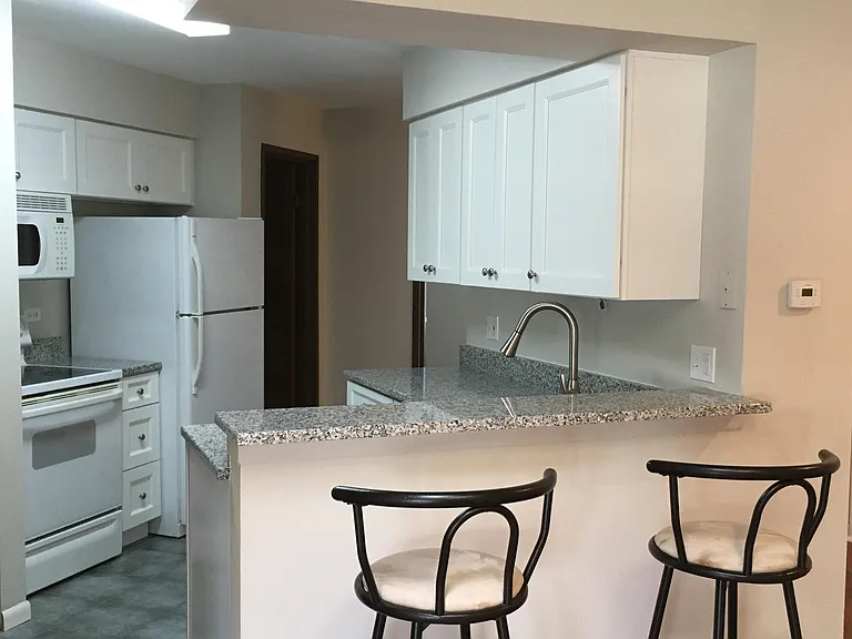 1374 E Wyndham Cir #202 — Photo 11