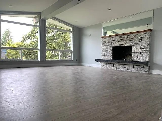 6 bed, 2700 sqft, $5,498 — Photo 2