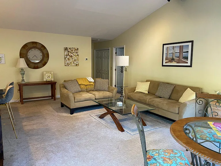 145 Glen Abbey Trl — Photo 13