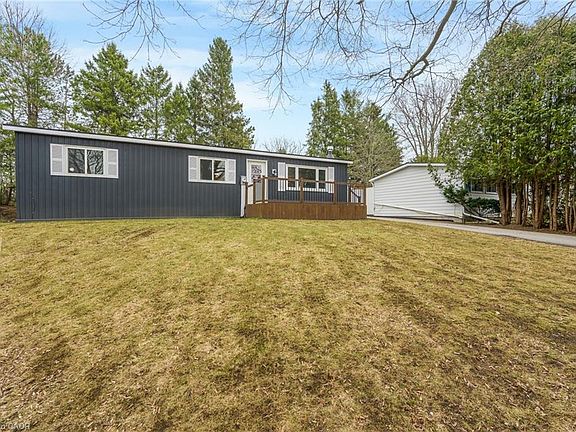 5th image of 157 Maple Cres