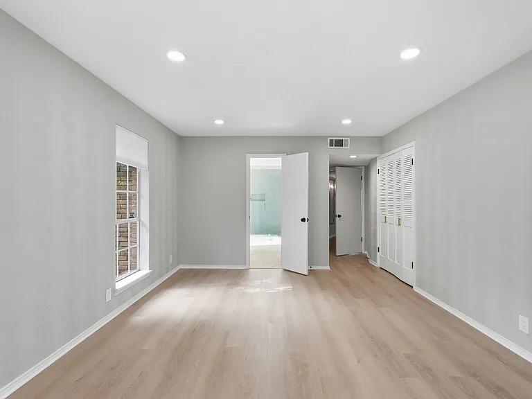 6815 Lyre Ln — Photo 4