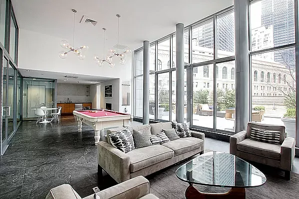 Sold by R New York | media 9