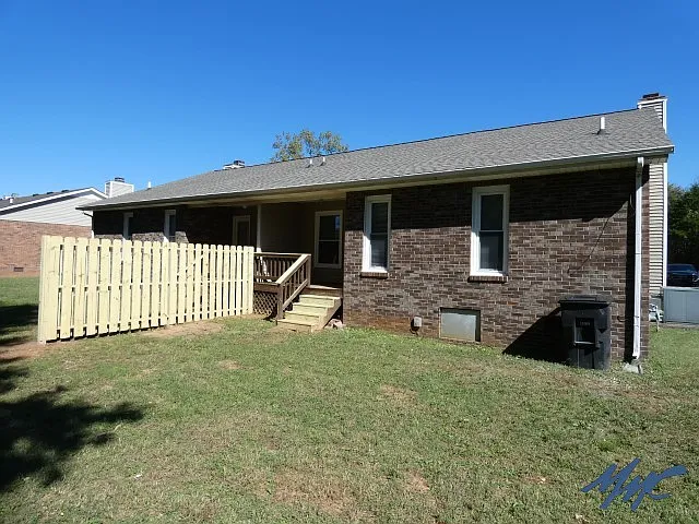 2262 Patriot Dr — Photo 4