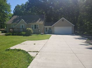 10611 Indian Hollow Rd, Elyria, OH 44035