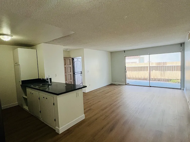 2521 W Sunflower Ave #R1 — Photo 8