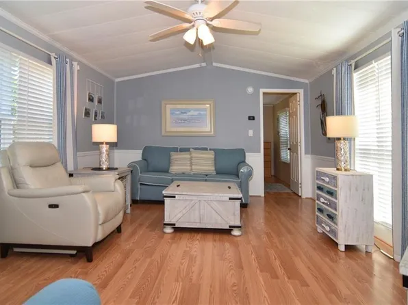 12 Comfort Ln, South Kingstown, RI 02879