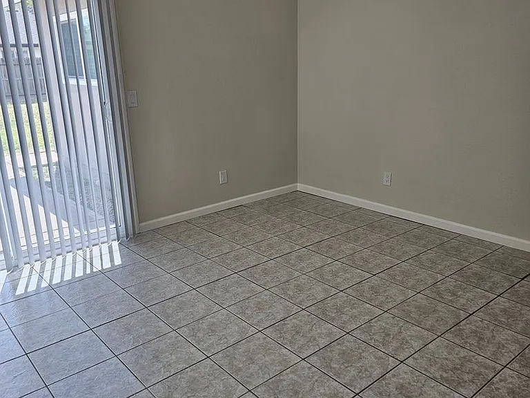 2035 E Kern Ave — Photo 5