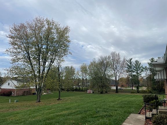 2nd image of 3322 Maple Ln