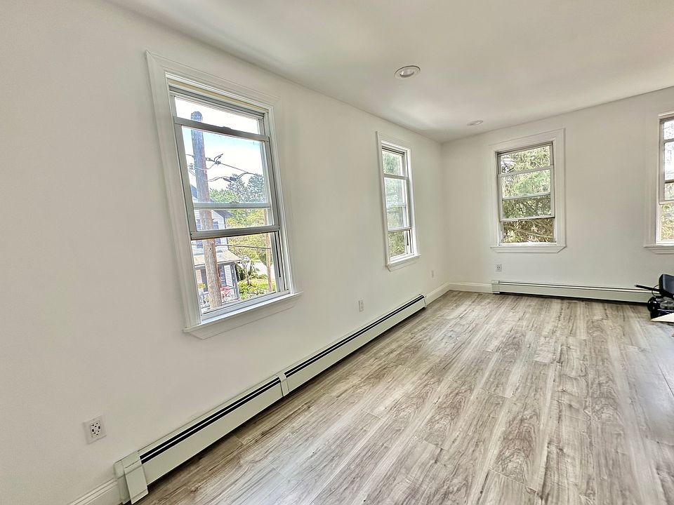 Super bright living room with lots of windows!