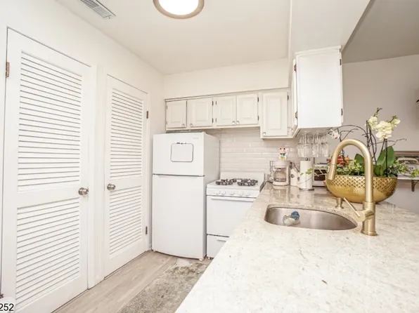 2 Sugarbowl Ct Unit 11, Vernon Twp., NJ 07462