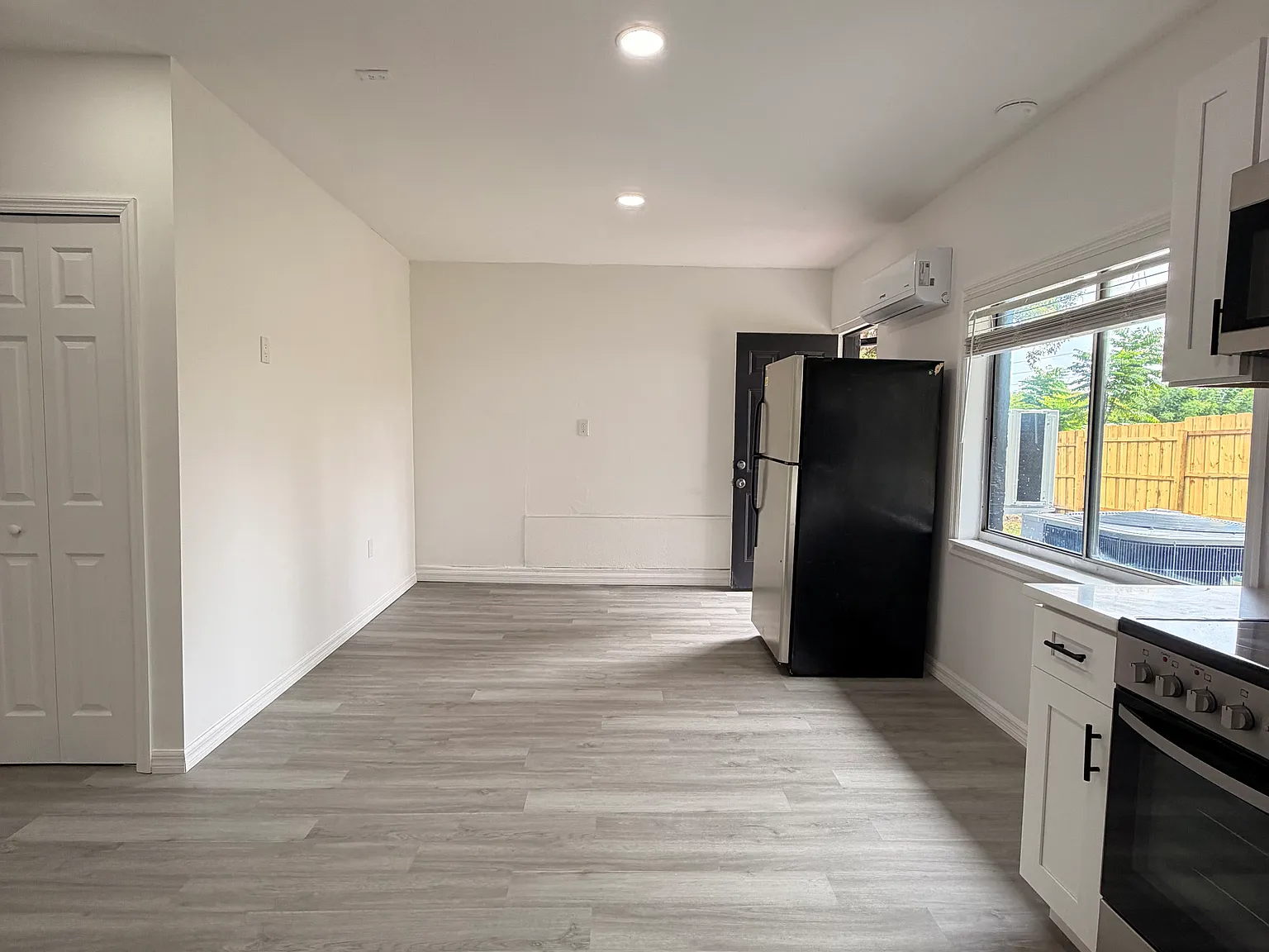 Studio, 321 sqft, $1,500 — Photo 2