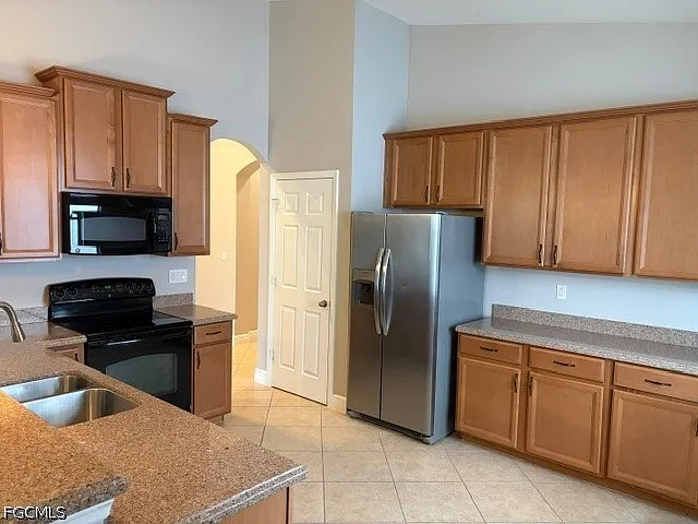 8610 Sumner Ave — Photo 4