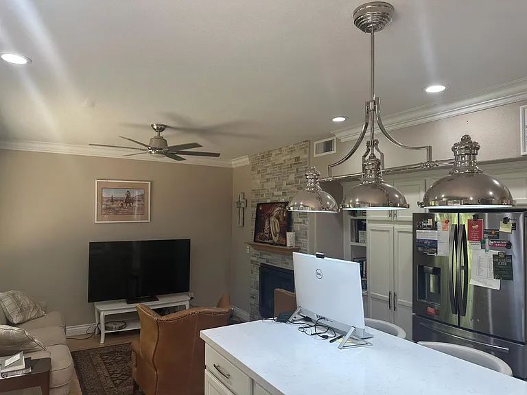 43 W Bohemia Ln — Photo 31