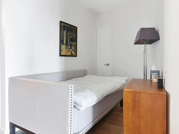 330 East 38th Street image 12 of 24