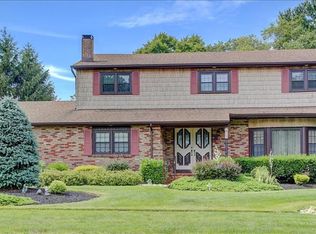 13 Inverness Dr, Old Bridge, NJ 08857
