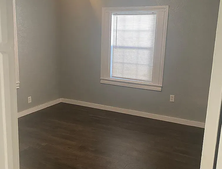 315 E Pipkin St — Photo 5