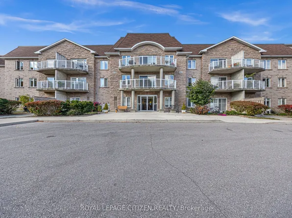 32 Church St #307, King, ON L0G 1T0