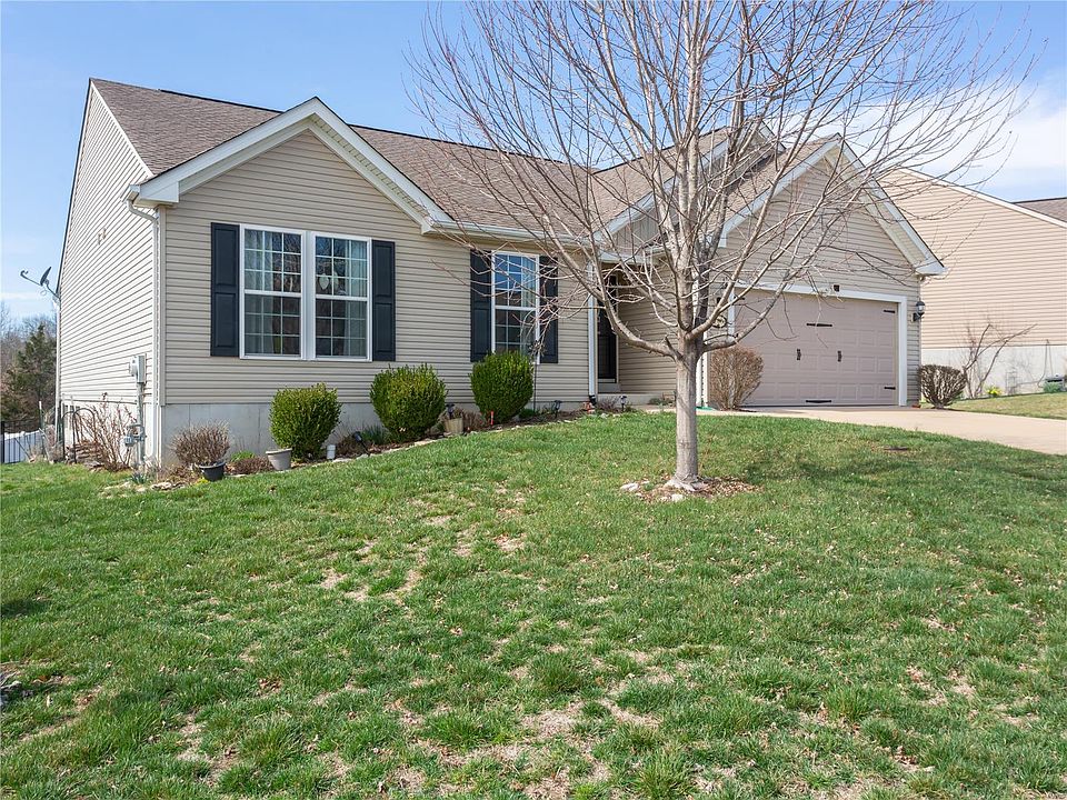 2nd image of 204 Dover Castle Ct