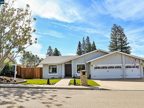 2nd image of 9529 Thunderbird Dr