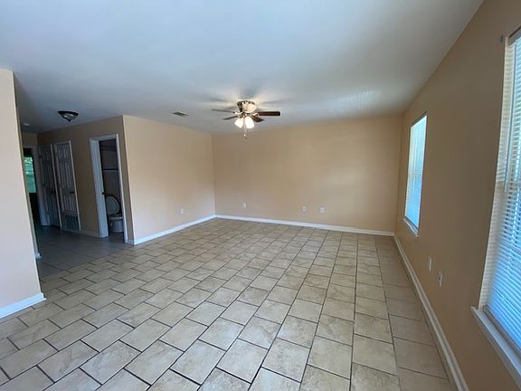 4th image of 1529 43rd Ave #206