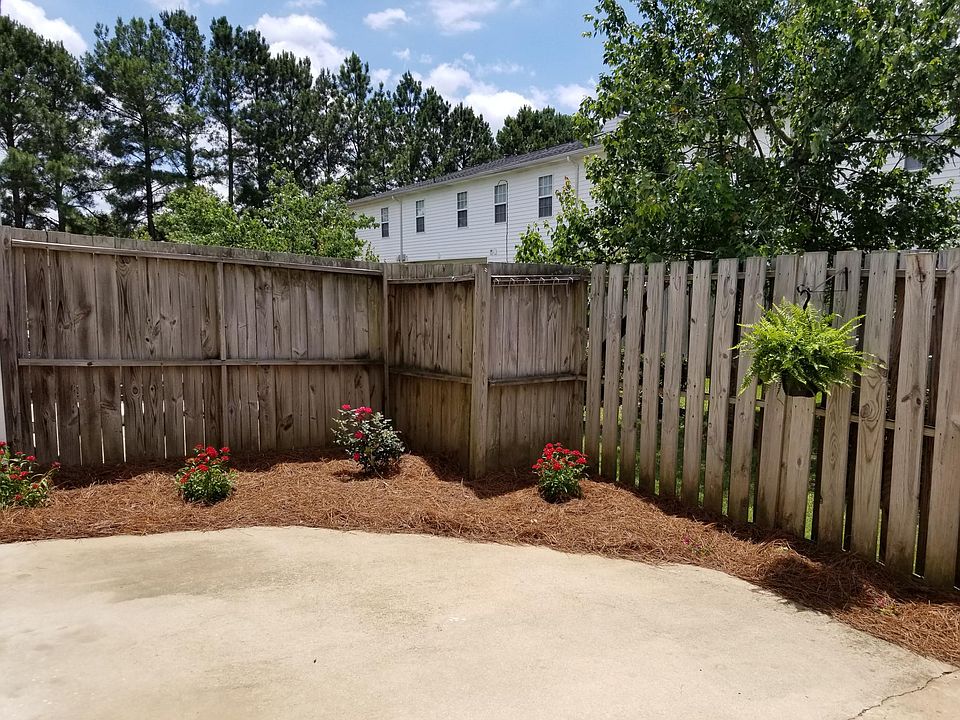 Private fenced patio