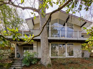 2520 44th St NW, Washington, DC 20007