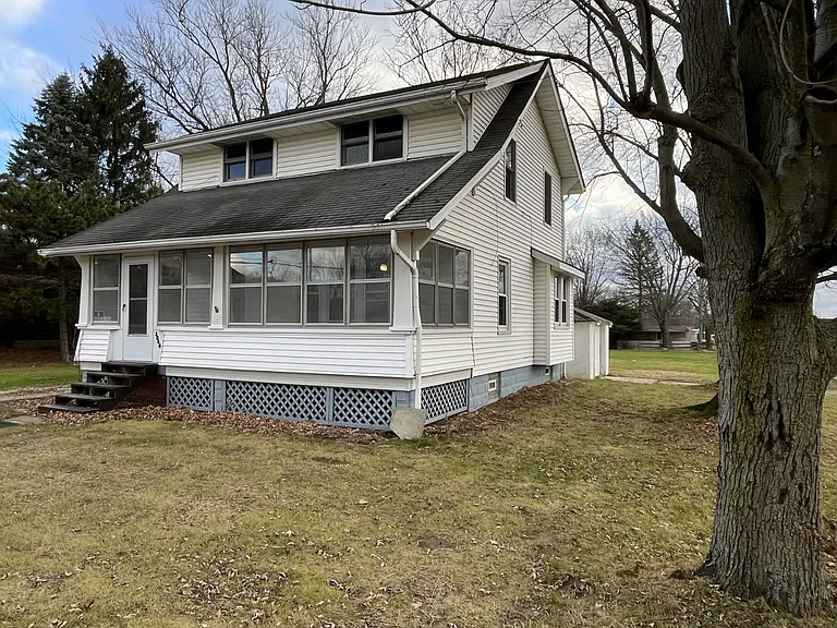 3066 Oak St — Photo 3