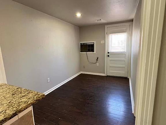 4th image of 801 E 12th Ave