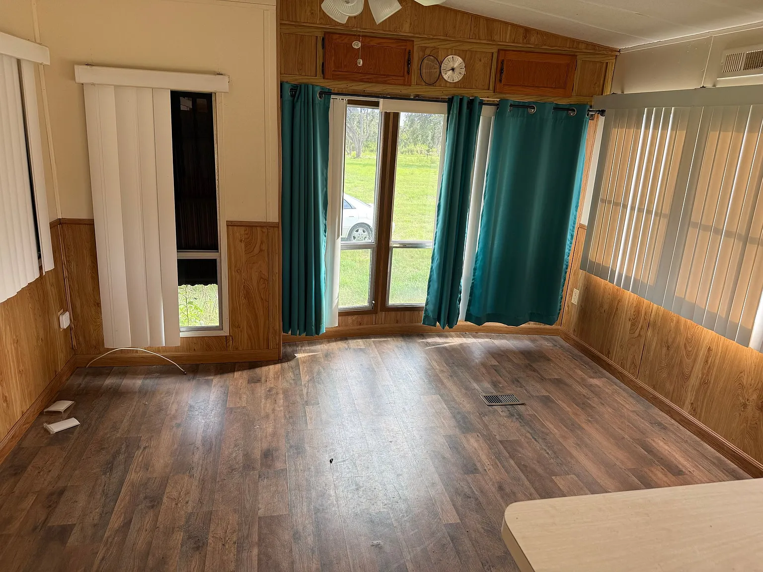 Coming Soon - Beautiful Mobile Home For Sale — Photo 4