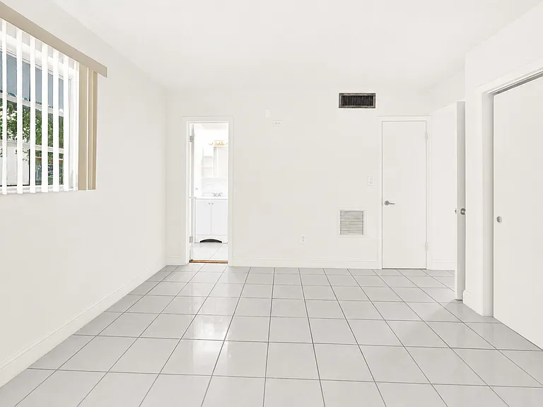 223 Antilla Ave #2 — Photo 9