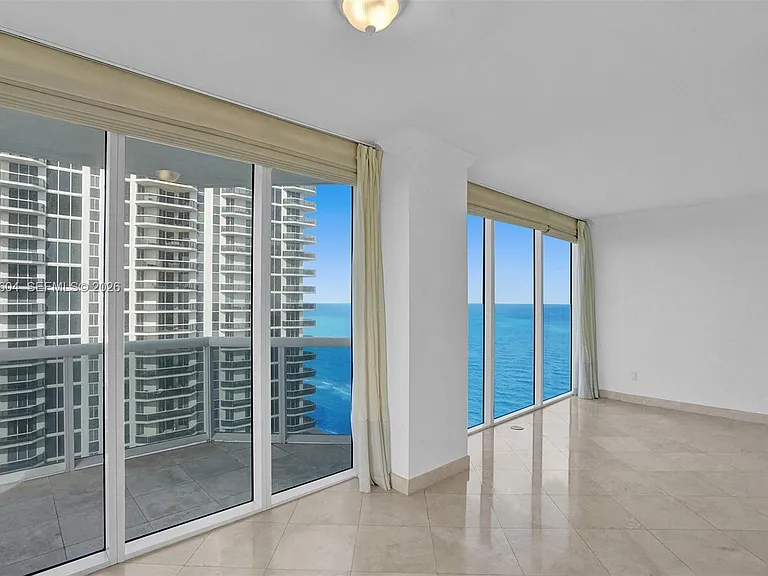 4775 Collins Ave #3007 — Photo 2