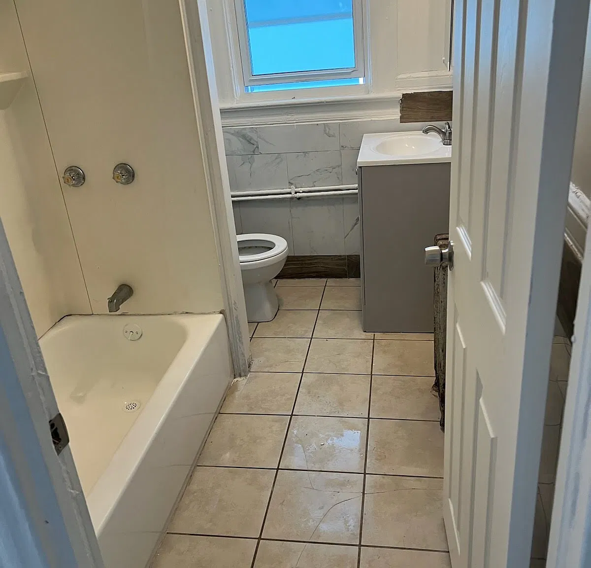 3 bed, 1400 sqft, $1,935 — Photo 3