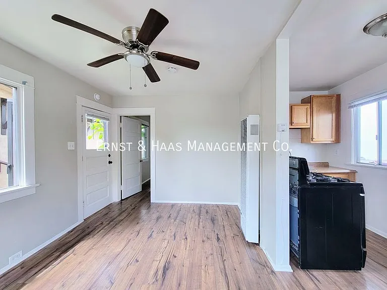 425 Redondo Ave #2 — Photo 7