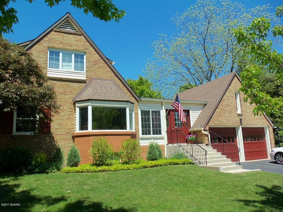 1st image of 502 N Lakeshore Dr