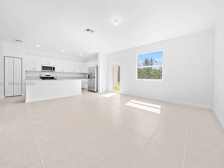 2442 SE 30th St #2442 — Photo 8