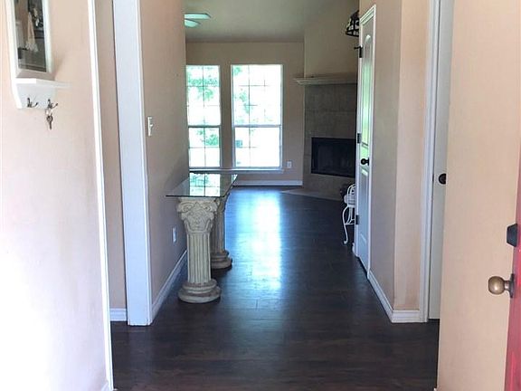 3rd image of 4421 Edgar Ave