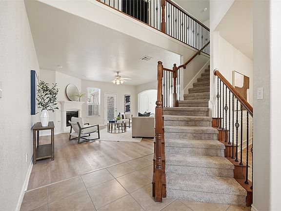 4th image of 13826 Salmon Dr