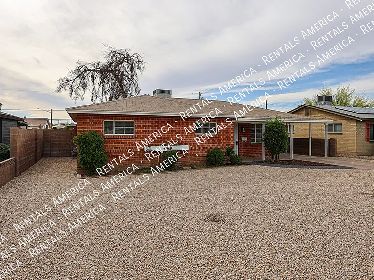 3432 N 23rd Ave — Photo 4