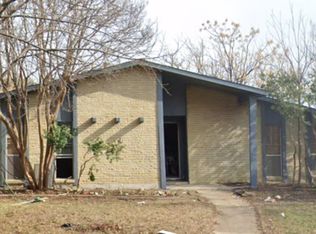 2043 Chestnut Rd, Carrollton, TX 75007