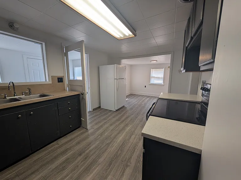 11408 E Empire Ave — Photo 5