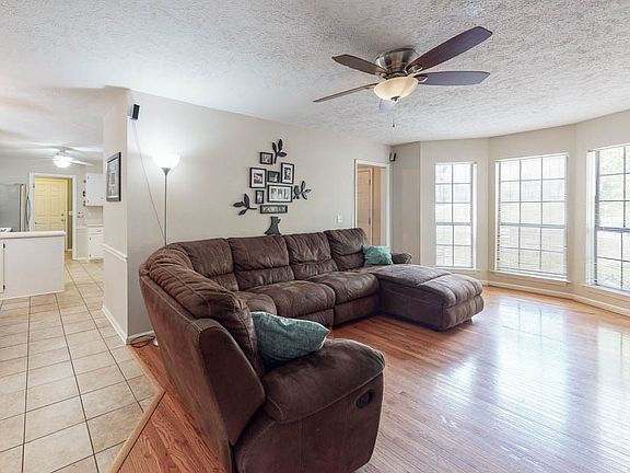 4th image of 134 Glencarin Dr