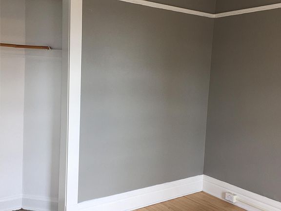 4th image of 114 S 14th Ave E APT 2