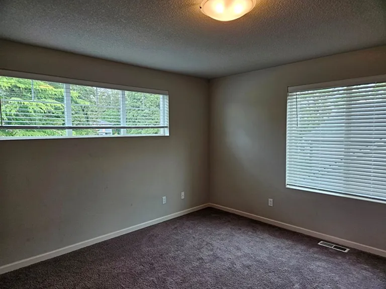 3915 Lindburg Rd SE — Photo 8