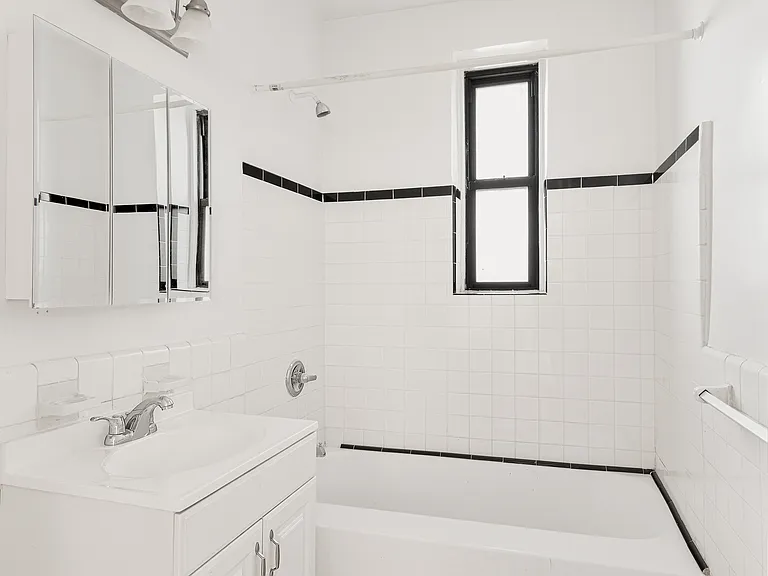 158-18 Riverside Dr W #4E50 — Photo 10