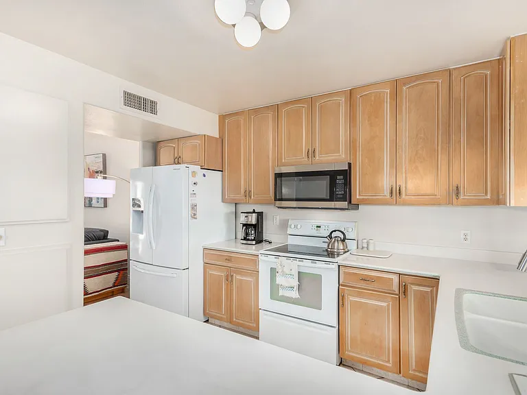 220 N 22nd Pl #1109 — Photo 12