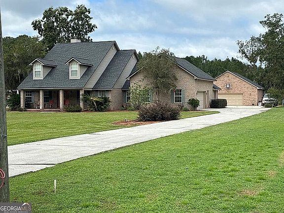 3rd image of 45215 Stratton Rd
